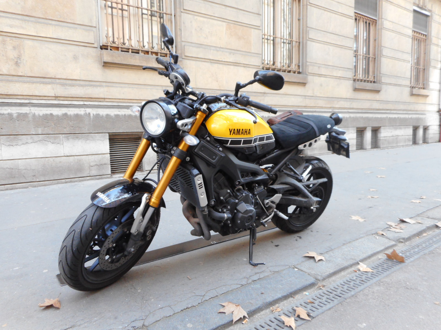 Moto depot Motos d’occasion collection yamaha, XSR 900 YAMAHA JAUNE US